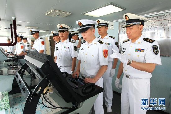 组图：中国派出7艘舰艇赴俄参加中俄联合军演
